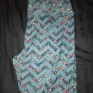 Lularoe TC slate blue floral chevron leggings